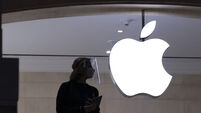 Earns Apple