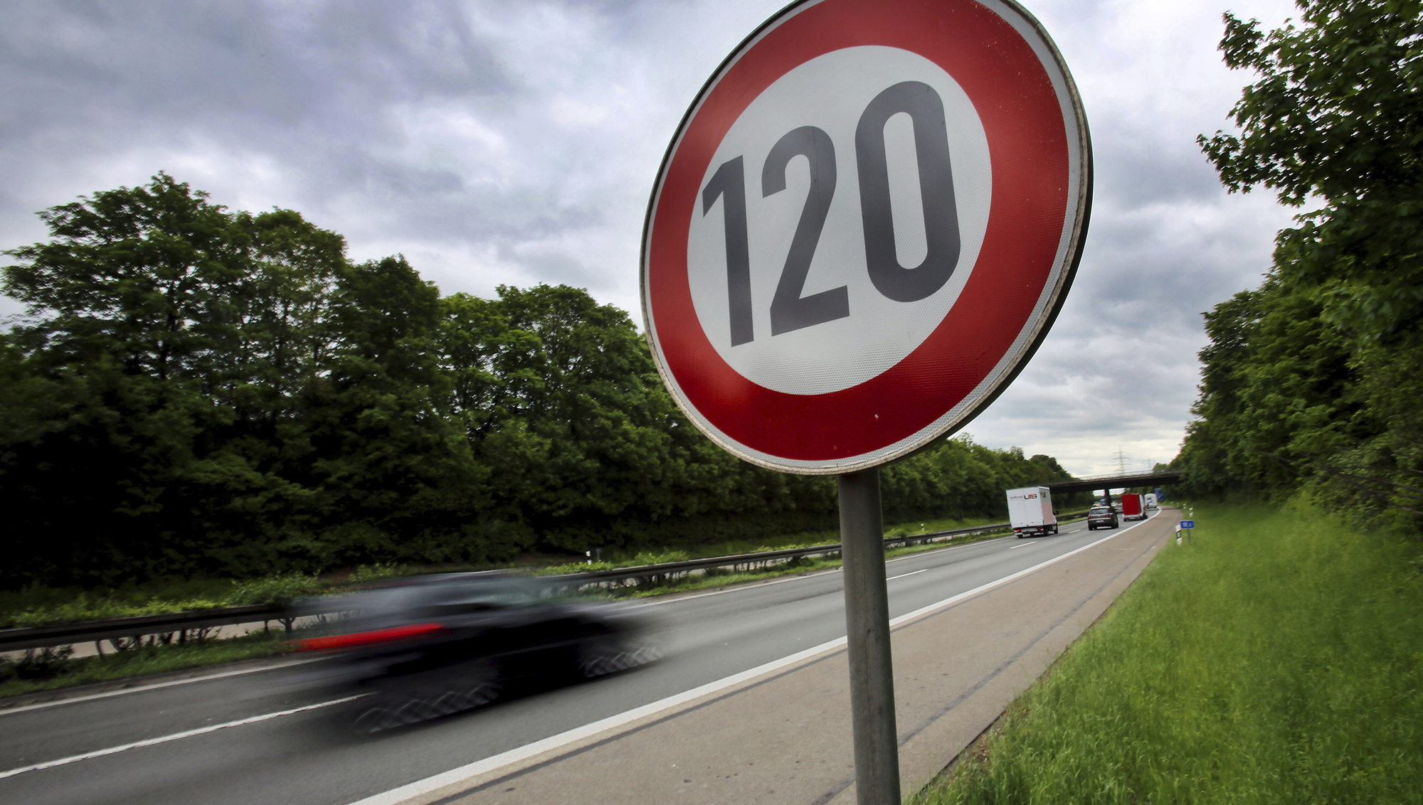 Speeding motorist caught driving at 320kph on Germany’s Autobahn